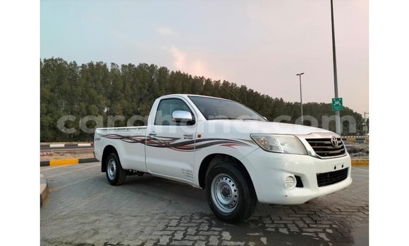 Ra Imported Toyota Hilux funfun Ọkọ̀ in Import - Dubai ni Ashanti Ra Imported Toyota Hilux funfun Ọkọ̀ in Import - Dubai ni Ashanti