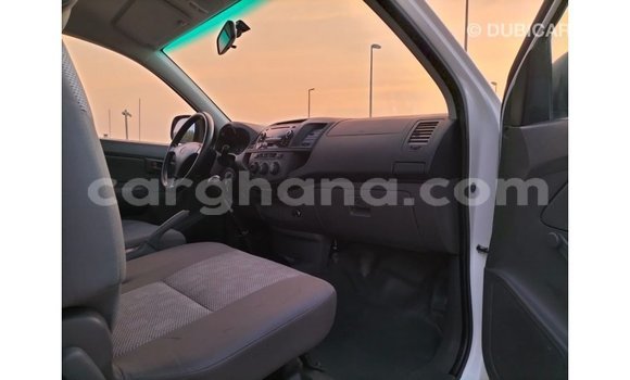 Ra Imported Toyota Hilux funfun Ọkọ̀ in Import - Dubai ni Ashanti Ra Imported Toyota Hilux funfun Ọkọ̀ in Import - Dubai ni Ashanti