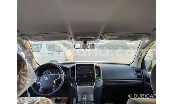 Sayi Imported Toyota Land Cruiser White Mota in Import - Dubai a Ashanti Sayi Imported Toyota Land Cruiser White Mota in Import - Dubai a Ashanti