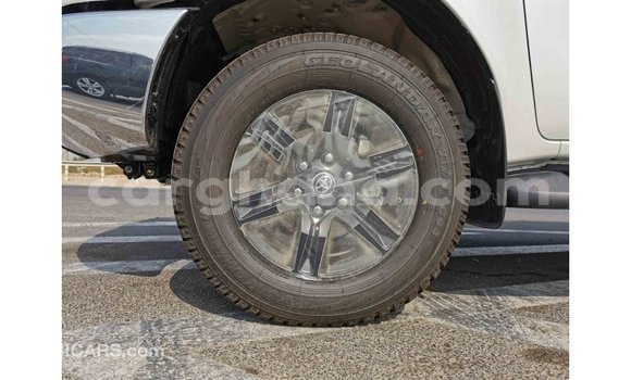 Ra Imported Toyota Hilux funfun Ọkọ̀ in Import - Dubai ni Ashanti Ra Imported Toyota Hilux funfun Ọkọ̀ in Import - Dubai ni Ashanti