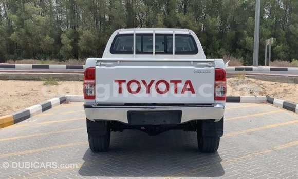 Buy Import Toyota Hilux White Car in Import - Dubai in Ashanti Buy Import Toyota Hilux White Car in Import - Dubai in Ashanti