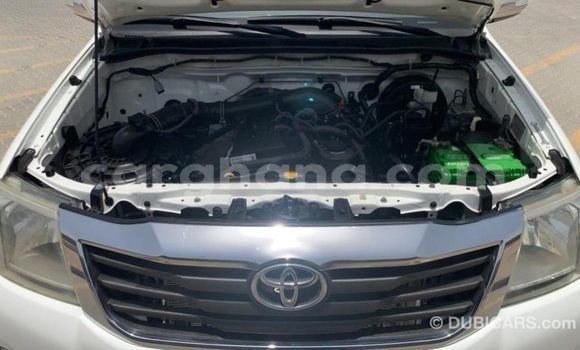 Buy Import Toyota Hilux White Car in Import - Dubai in Ashanti Buy Import Toyota Hilux White Car in Import - Dubai in Ashanti