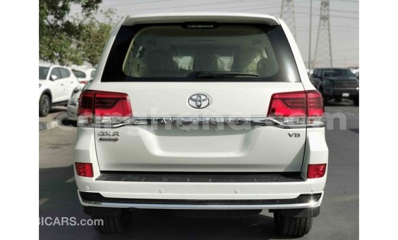 Sayi Imported Toyota Land Cruiser White Mota in Import - Dubai a Ashanti Sayi Imported Toyota Land Cruiser White Mota in Import - Dubai a Ashanti
