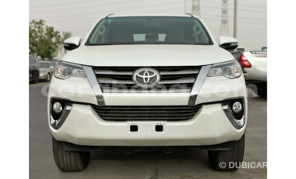 Ra Imported Toyota Fortuner funfun Ọkọ̀ in Import - Dubai ni Ashanti Ra Imported Toyota Fortuner funfun Ọkọ̀ in Import - Dubai ni Ashanti