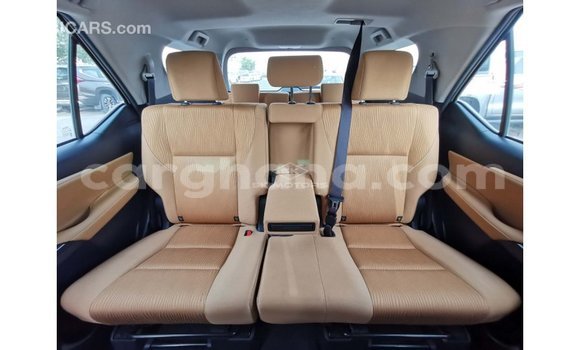 Ra Imported Toyota Fortuner funfun Ọkọ̀ in Import - Dubai ni Ashanti Ra Imported Toyota Fortuner funfun Ọkọ̀ in Import - Dubai ni Ashanti