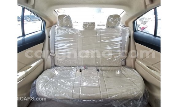 Ra Imported Toyota Yaris funfun Ọkọ̀ in Import - Dubai ni Ashanti Ra Imported Toyota Yaris funfun Ọkọ̀ in Import - Dubai ni Ashanti