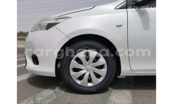 Ra Imported Toyota Yaris funfun Ọkọ̀ in Import - Dubai ni Ashanti Ra Imported Toyota Yaris funfun Ọkọ̀ in Import - Dubai ni Ashanti