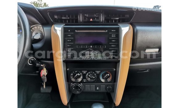 Sayi Imported Toyota Fortuner White Mota in Import - Dubai a Ashanti Sayi Imported Toyota Fortuner White Mota in Import - Dubai a Ashanti