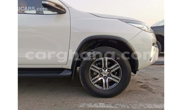 Sayi Imported Toyota Fortuner White Mota in Import - Dubai a Ashanti Sayi Imported Toyota Fortuner White Mota in Import - Dubai a Ashanti