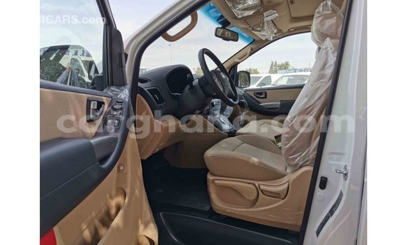 Sayi Imported Hyundai Accent White Mota in Import - Dubai a Ashanti Sayi Imported Hyundai Accent White Mota in Import - Dubai a Ashanti