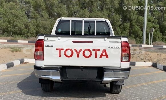 Sayi Imported Toyota Hilux White Mota in Import - Dubai a Ashanti Sayi Imported Toyota Hilux White Mota in Import - Dubai a Ashanti