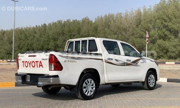 Sayi Imported Toyota Hilux White Mota in Import - Dubai a Ashanti Sayi Imported Toyota Hilux White Mota in Import - Dubai a Ashanti