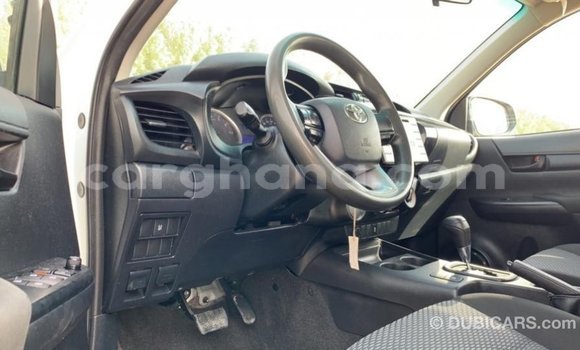 Sayi Imported Toyota Hilux White Mota in Import - Dubai a Ashanti Sayi Imported Toyota Hilux White Mota in Import - Dubai a Ashanti