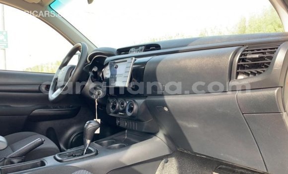 Sayi Imported Toyota Hilux White Mota in Import - Dubai a Ashanti Sayi Imported Toyota Hilux White Mota in Import - Dubai a Ashanti
