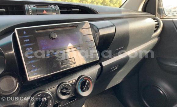 Sayi Imported Toyota Hilux White Mota in Import - Dubai a Ashanti Sayi Imported Toyota Hilux White Mota in Import - Dubai a Ashanti