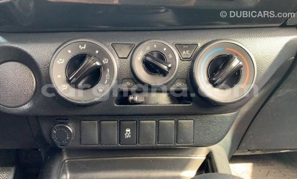 Sayi Imported Toyota Hilux White Mota in Import - Dubai a Ashanti Sayi Imported Toyota Hilux White Mota in Import - Dubai a Ashanti