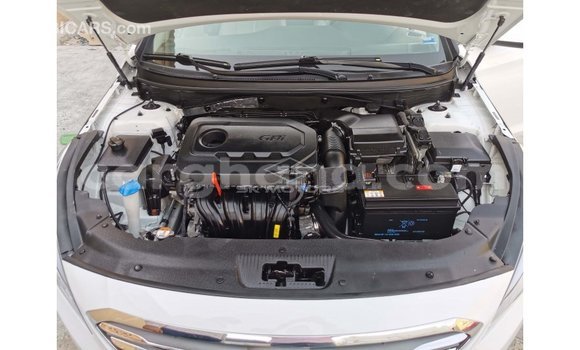Sayi Imported Hyundai Sonata White Mota in Import - Dubai a Ashanti Sayi Imported Hyundai Sonata White Mota in Import - Dubai a Ashanti
