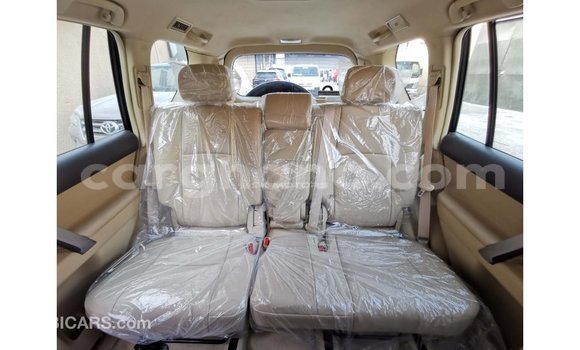 Sayi Imported Toyota Prado White Mota in Import - Dubai a Ashanti Sayi Imported Toyota Prado White Mota in Import - Dubai a Ashanti