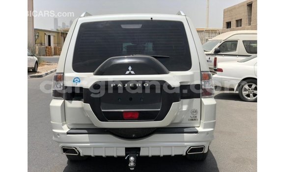 Sayi Imported Mitsubishi Pajero White Mota in Import - Dubai a Ashanti Sayi Imported Mitsubishi Pajero White Mota in Import - Dubai a Ashanti