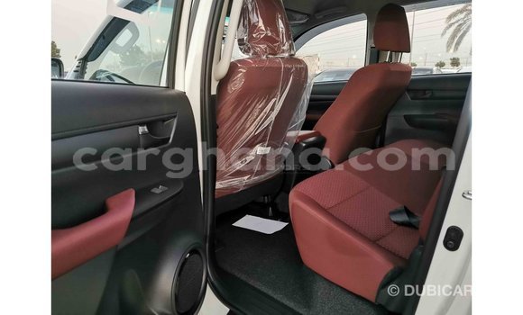 Buy Import Toyota Hilux White Car in Import - Dubai in Ashanti Buy Import Toyota Hilux White Car in Import - Dubai in Ashanti