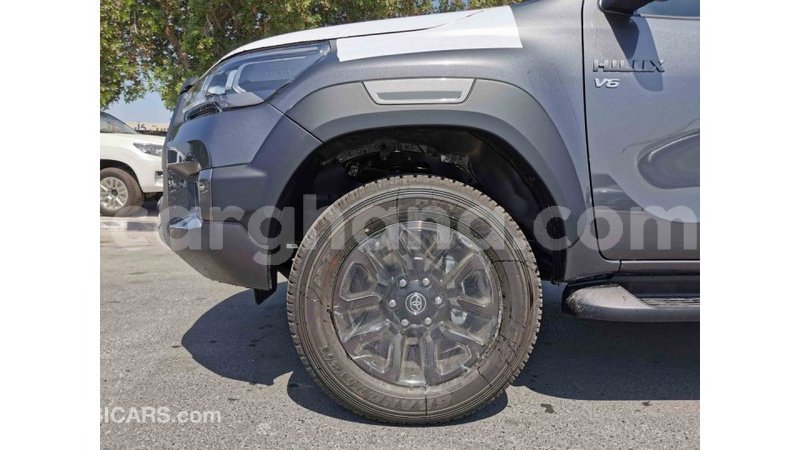 Big with watermark toyota hilux ashanti import dubai 34023