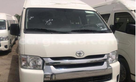 Buy Import Toyota Commuter White Car in Awutu Senya in Central Buy Import Toyota Commuter White Car in Awutu Senya in Central