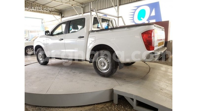 Big with watermark nissan navara ashanti import dubai 34122