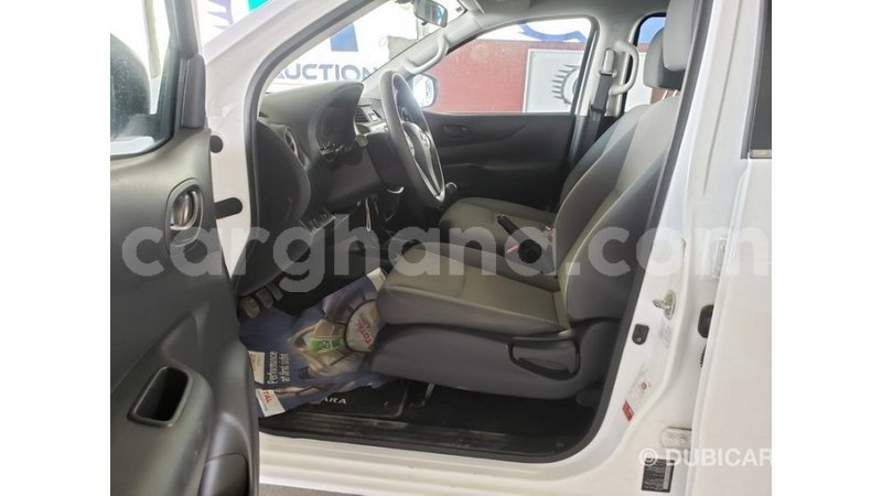 Big with watermark nissan navara ashanti import dubai 34122