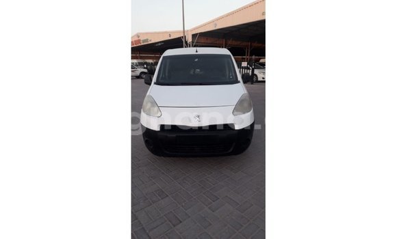 Sayi Imported Peugeot Partner White Mota in Import - Dubai a Ashanti Sayi Imported Peugeot Partner White Mota in Import - Dubai a Ashanti