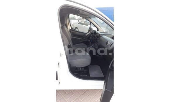 Sayi Imported Peugeot Partner White Mota in Import - Dubai a Ashanti Sayi Imported Peugeot Partner White Mota in Import - Dubai a Ashanti
