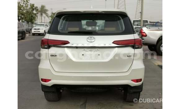 Sayi Imported Toyota Fortuner White Mota in Import - Dubai a Ashanti Sayi Imported Toyota Fortuner White Mota in Import - Dubai a Ashanti