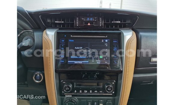 Sayi Imported Toyota Fortuner White Mota in Import - Dubai a Ashanti Sayi Imported Toyota Fortuner White Mota in Import - Dubai a Ashanti