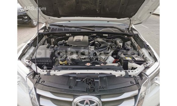Sayi Imported Toyota Fortuner White Mota in Import - Dubai a Ashanti Sayi Imported Toyota Fortuner White Mota in Import - Dubai a Ashanti
