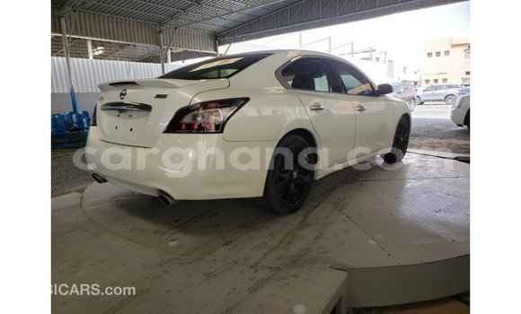 Ra Imported Nissan Maxima funfun Ọkọ̀ in Import - Dubai ni Ashanti Ra Imported Nissan Maxima funfun Ọkọ̀ in Import - Dubai ni Ashanti