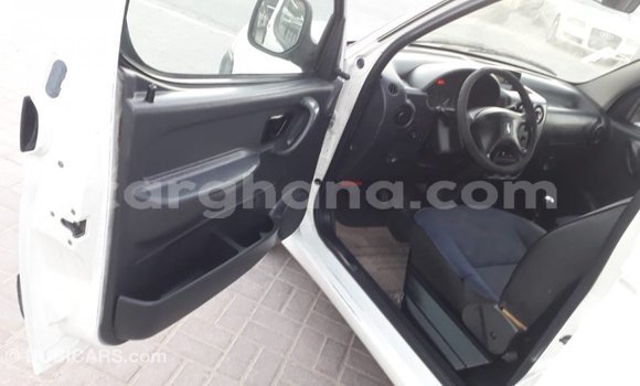 Ra Imported Peugeot Partner funfun Ọkọ̀ in Import - Dubai ni Ashanti Ra Imported Peugeot Partner funfun Ọkọ̀ in Import - Dubai ni Ashanti