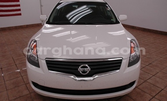 Buy Used Nissan Altima White Car in Sekondi–Takoradi Metropolitan in Western