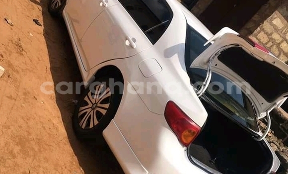 Sayi Na hannu Toyota Corolla White Mota in Accra a Greater Accra Sayi Na hannu Toyota Corolla White Mota in Accra a Greater Accra