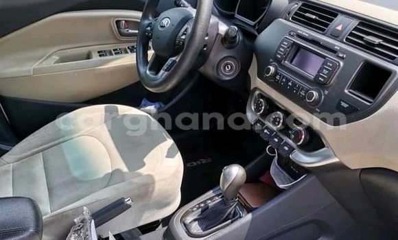 Ra Àlòkù Kia Rio funfun Ọkọ̀ in Accra ni Greater Accra Ra Àlòkù Kia Rio funfun Ọkọ̀ in Accra ni Greater Accra