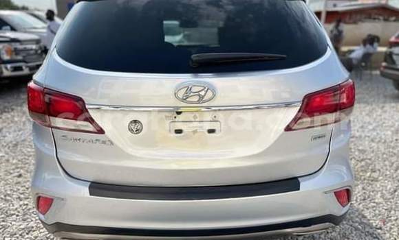 Ra Tuntun Hyundai Santa Fe Silver Ọkọ̀ in Sekondi–Takoradi Metropolitan ni Oorun Ra Tuntun Hyundai Santa Fe Silver Ọkọ̀ in Sekondi–Takoradi Metropolitan ni Oorun
