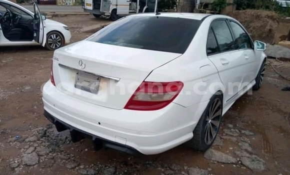 Buy Used Mercedes‒Benz 300CD White Car in Accra in Greater Accra Buy Used Mercedes‒Benz 300CD White Car in Accra in Greater Accra