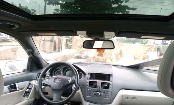 Buy Used Mercedes‒Benz 300CD White Car in Accra in Greater Accra Buy Used Mercedes‒Benz 300CD White Car in Accra in Greater Accra