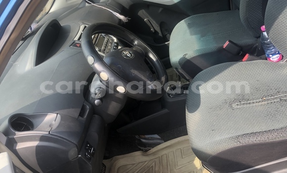 Ra Tuntun Toyota Yaris Blue Ọkọ̀ in Accra ni Greater Accra
