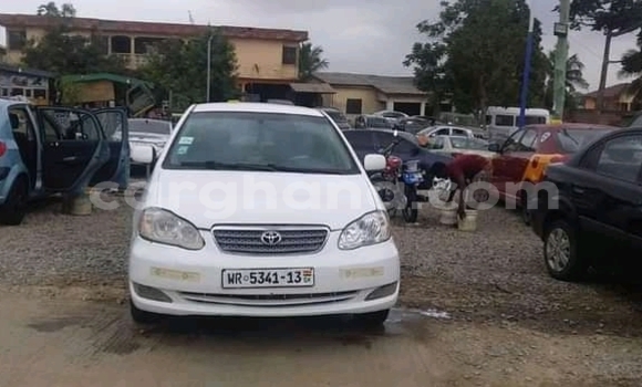 Sayi Na hannu Toyota Corolla White Mota in Ada a Gabas
