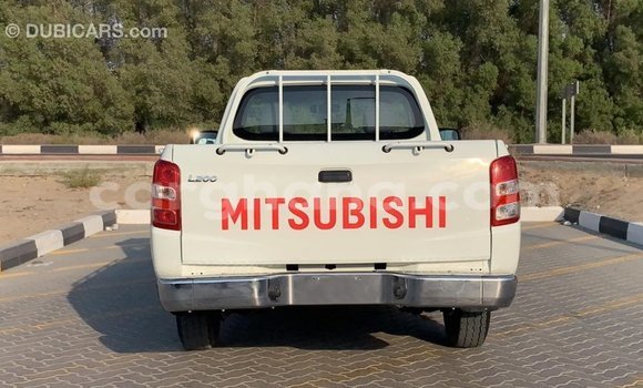 Buy Import Mitsubishi L200 White Car in Import - Dubai in Ashanti Buy Import Mitsubishi L200 White Car in Import - Dubai in Ashanti