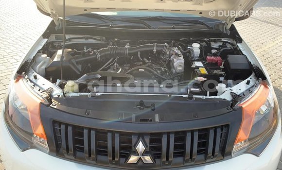 Buy Import Mitsubishi L200 White Car in Import - Dubai in Ashanti Buy Import Mitsubishi L200 White Car in Import - Dubai in Ashanti