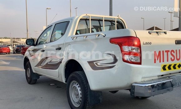 Buy Import Mitsubishi L200 White Car in Import - Dubai in Ashanti Buy Import Mitsubishi L200 White Car in Import - Dubai in Ashanti