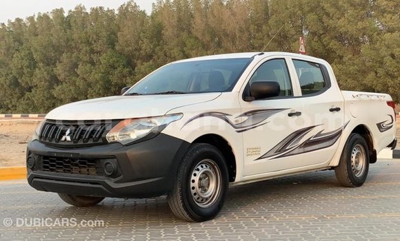 Buy Import Mitsubishi L200 White Car in Import - Dubai in Ashanti Buy Import Mitsubishi L200 White Car in Import - Dubai in Ashanti