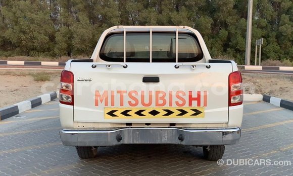 Buy Import Mitsubishi L200 White Car in Import - Dubai in Ashanti Buy Import Mitsubishi L200 White Car in Import - Dubai in Ashanti