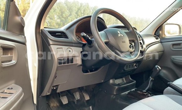 Buy Import Mitsubishi L200 White Car in Import - Dubai in Ashanti Buy Import Mitsubishi L200 White Car in Import - Dubai in Ashanti