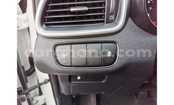 Sayi Imported Kia Sorento White Mota in Import - Dubai a Ashanti Sayi Imported Kia Sorento White Mota in Import - Dubai a Ashanti